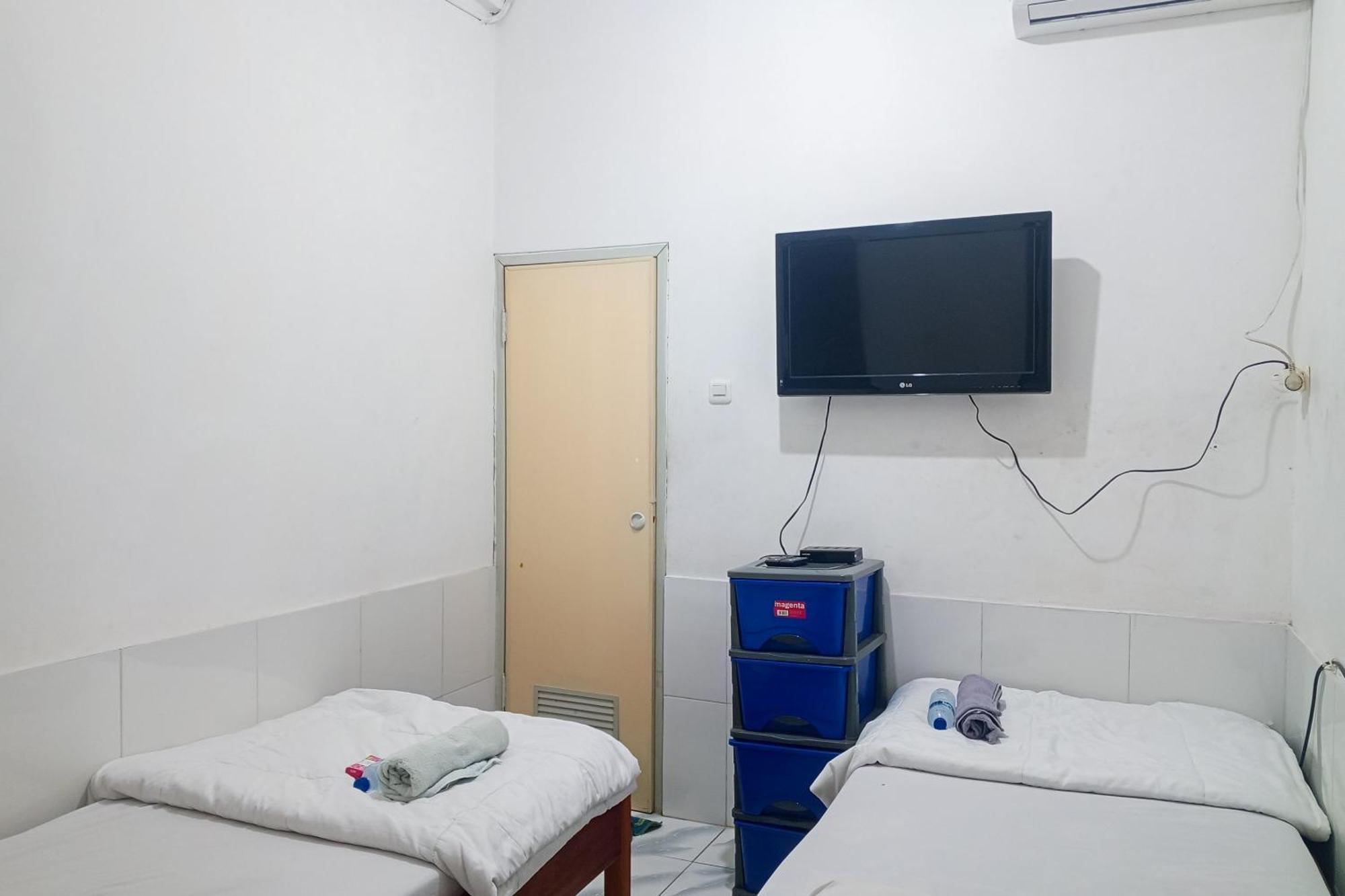 Malibu Syariah Bogor Redpartner Hotel Exterior photo