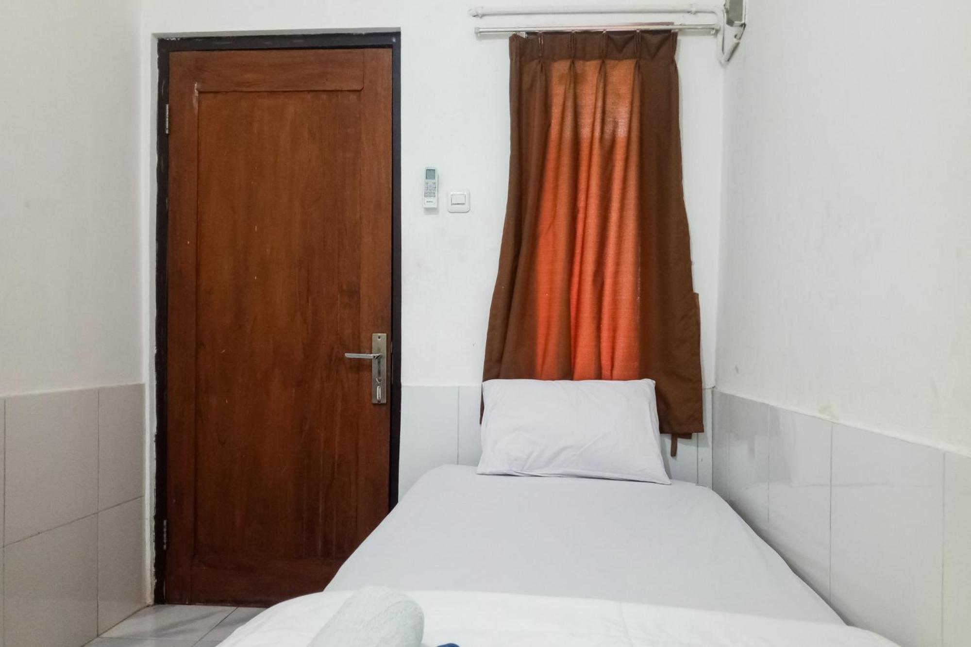 Malibu Syariah Bogor Redpartner Hotel Exterior photo