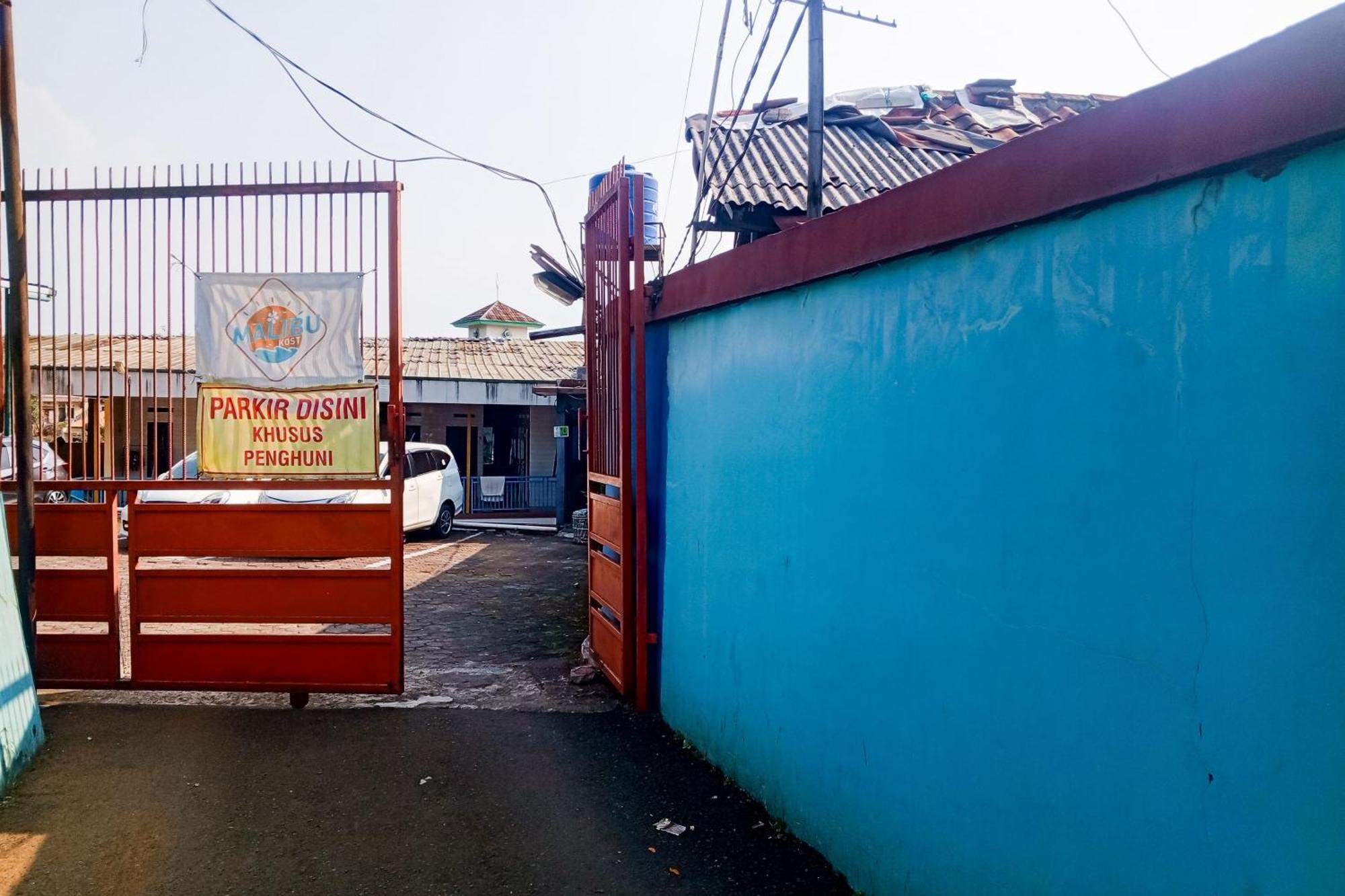 Malibu Syariah Bogor Redpartner Hotel Exterior photo